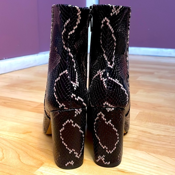 Vince Camuto Dannia Bootie - Picture 4 of 8